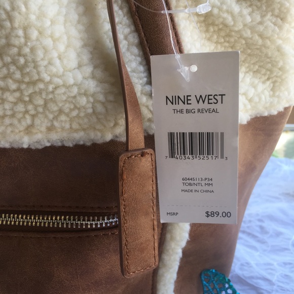 ⭐️SOLD⭐️Nine West tote bag - Picture 2 of 7